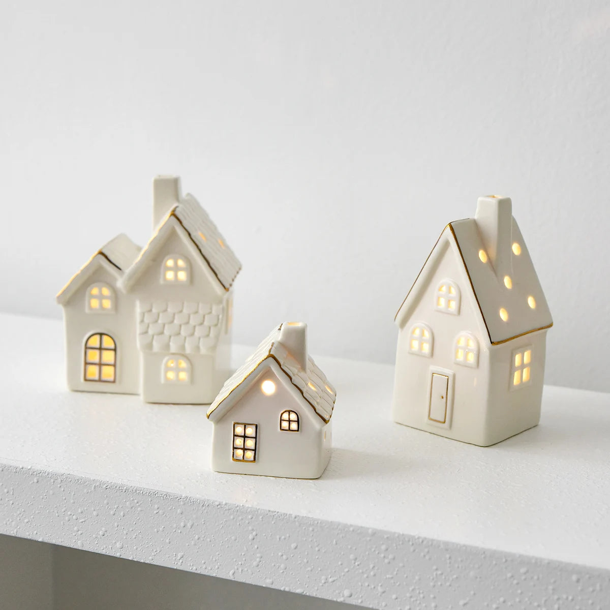 Maison de Noël en Céramique Blanche à LED